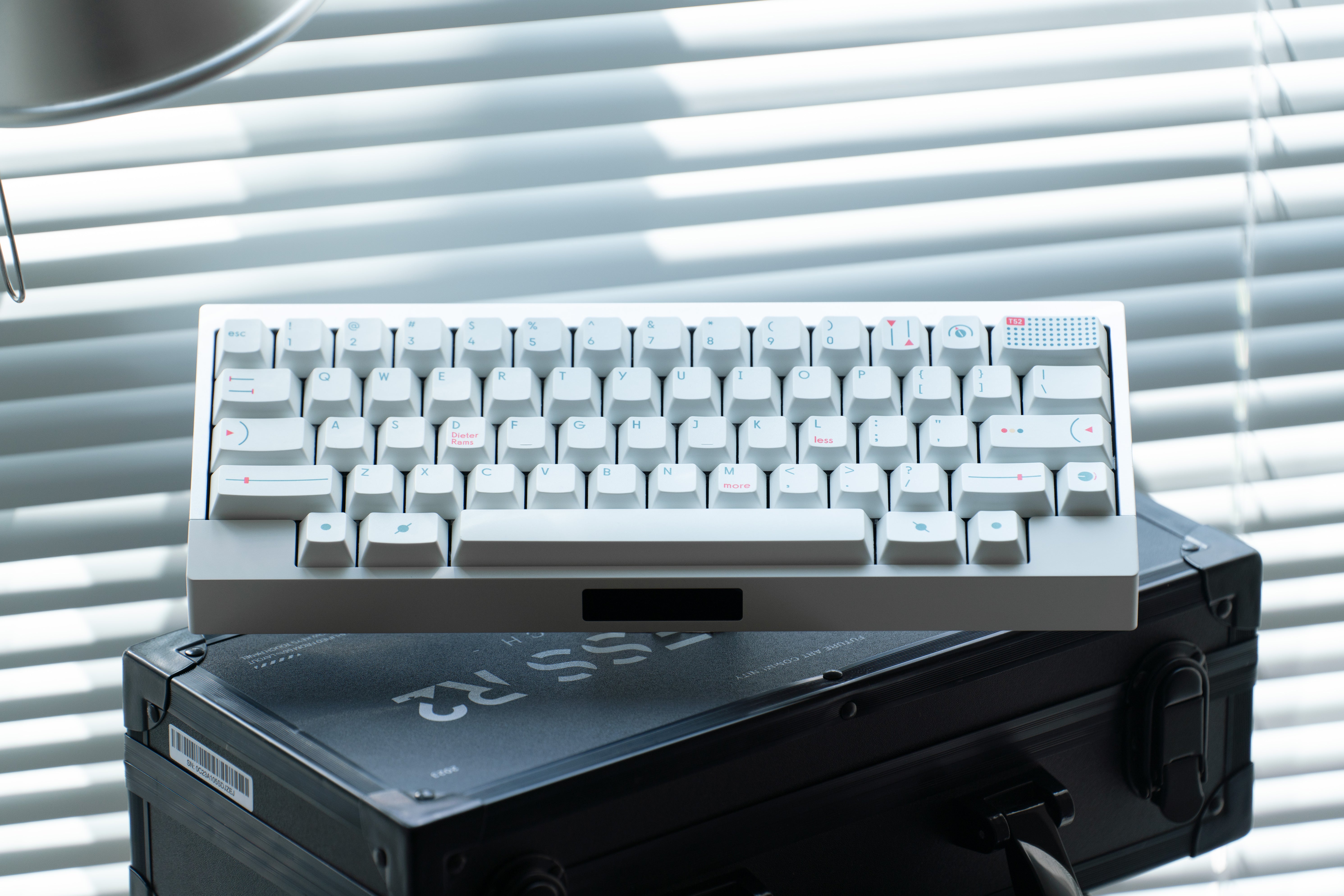 キーボード AM Compact Touch (65 Less) R2  Peak AM Compact Touch (65 Less) R2 - New Bundle